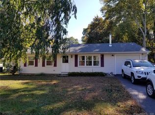 124 Meeting House Ln, Ledyard, CT 06339