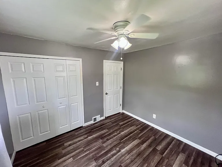 2252 Winston Dr — Photo 9
