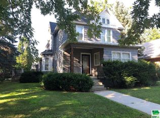 603 10th St, Sheldon, IA 51201