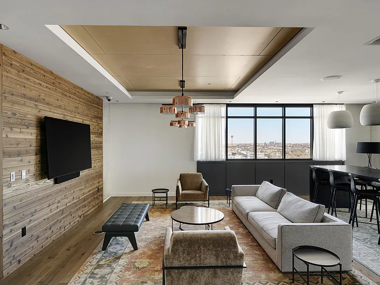 Edit at River North — Photo 43