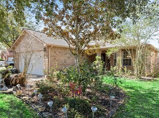 104 Glade Bridge Ct, Dickinson, TX 77539
