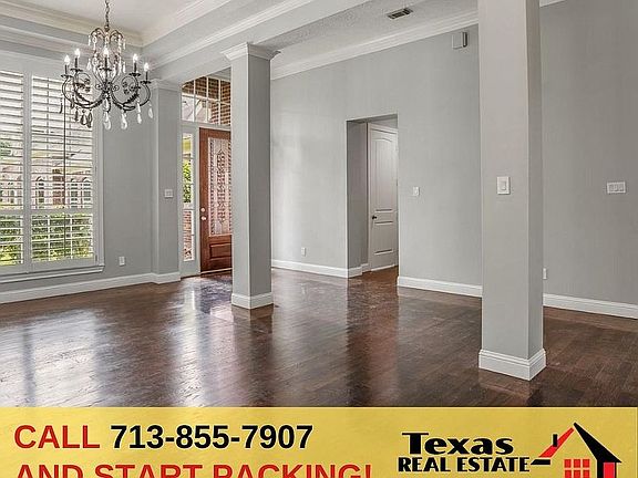 4th image of 26 Champion Villa Dr