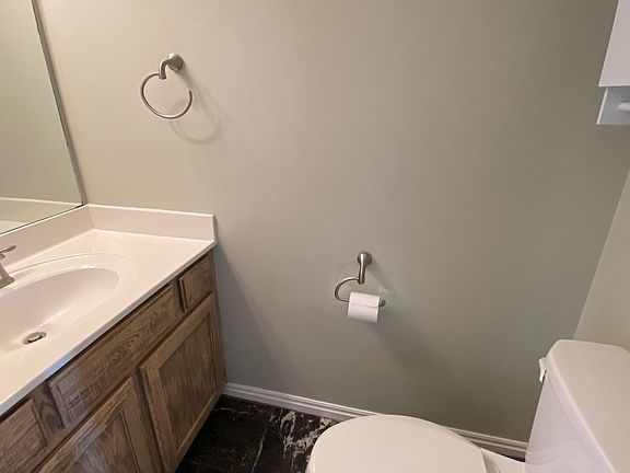 4th image of 1017 Eastgate Dr #1