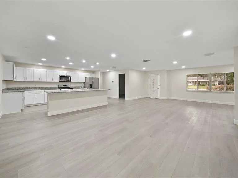 2662 Derbyshire Rd — Photo 9