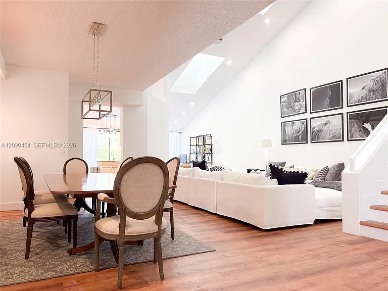 2530 Windsor Way Ct — Photo 6