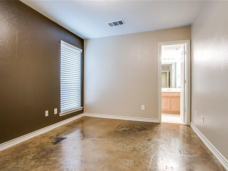 2415 Stutz Dr #D — Photo 17
