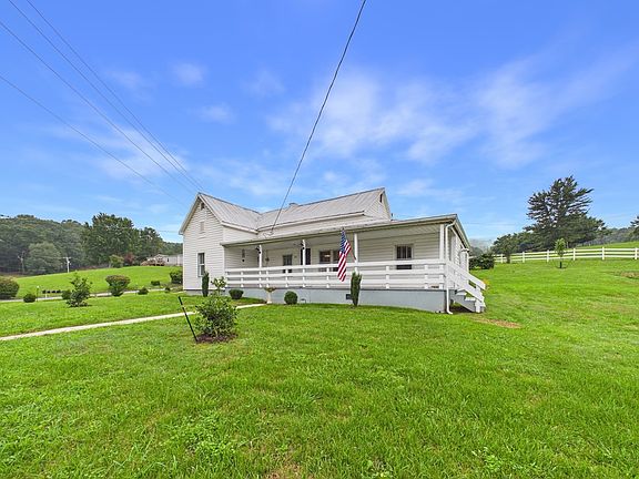 2nd image of 633 Lots Gap Rd