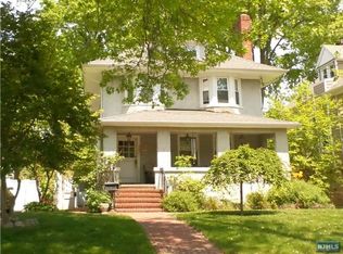 262 Clinton Pl, Hackensack, NJ 07601