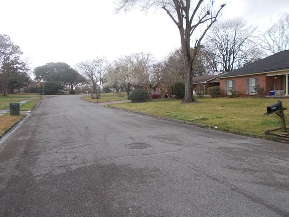 4th image of 2524 Wentworth Dr