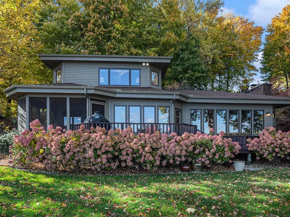 10800 S Interlaken, Richland, MI 49083