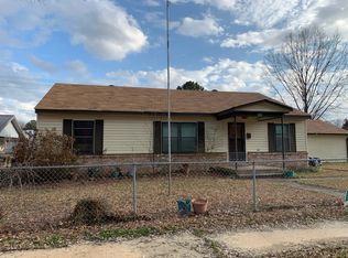 318 E Busbee St, East Camden, AR 71701