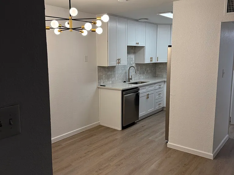 1103 Airline Dr — Photo 4