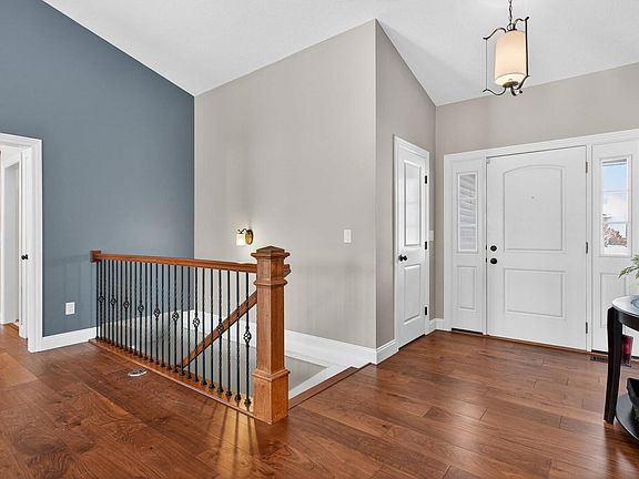 4th image of 6 Blackstone Ct