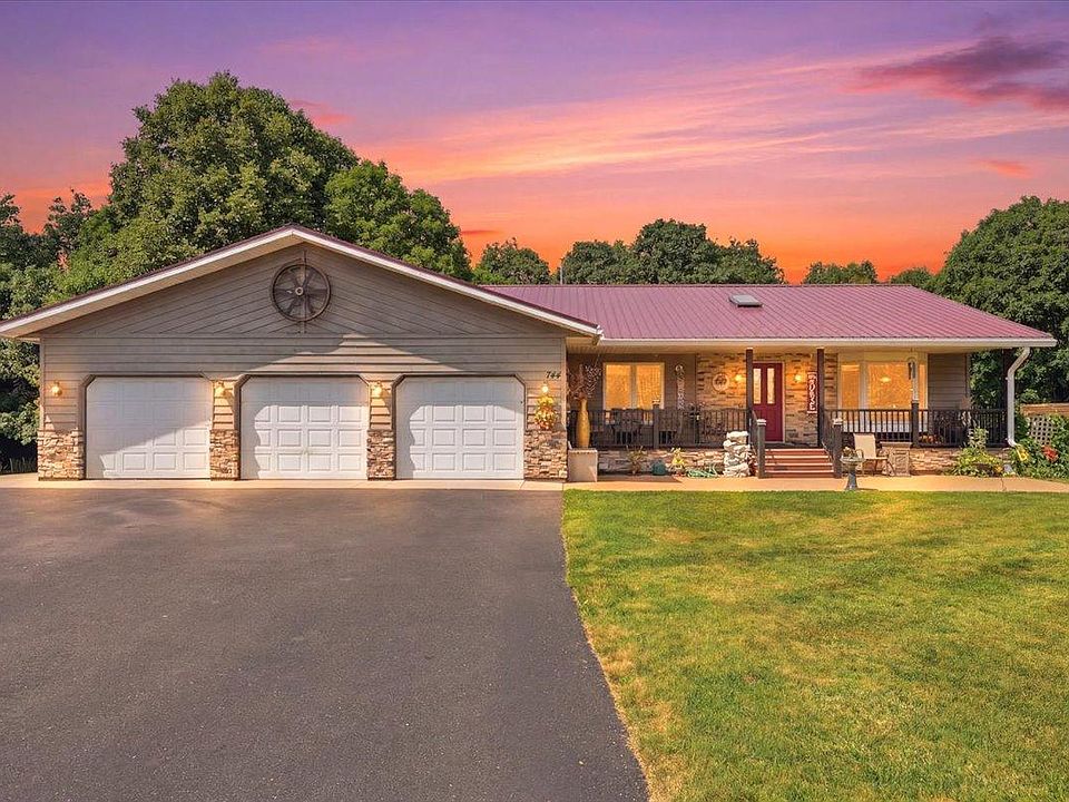 1st image of W744 Golfview Dr