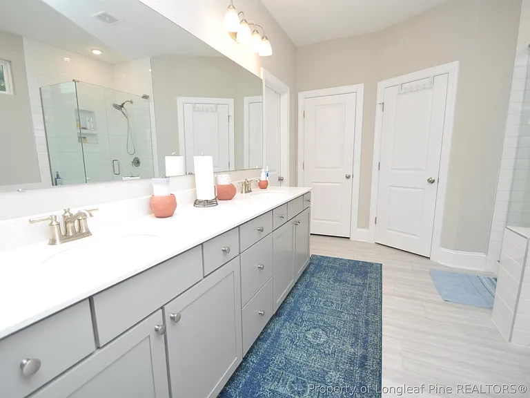 1004 Pyrenees Way — Photo 33