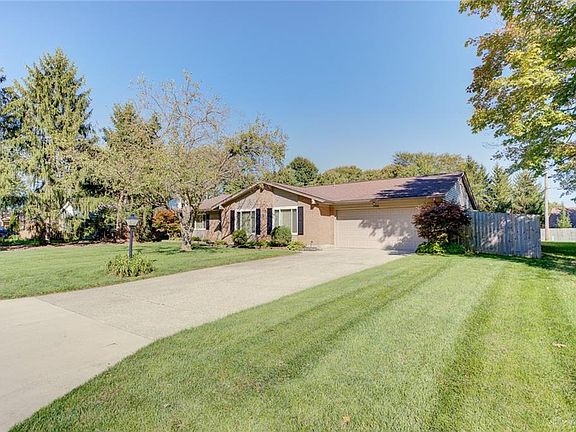 3rd image of 7936 Southbury Dr