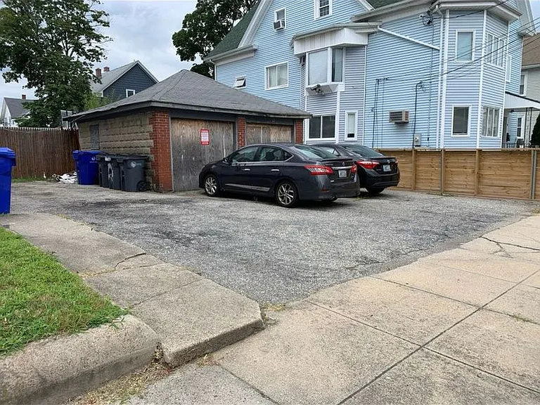 188 Central Ave — Photo 8