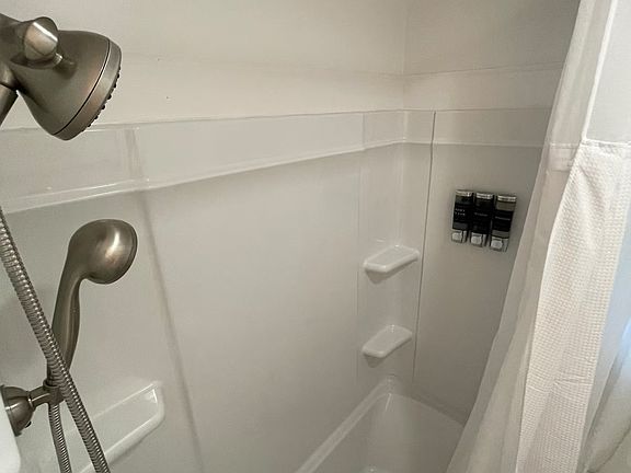 3rd image of 2229 Ireland Dr