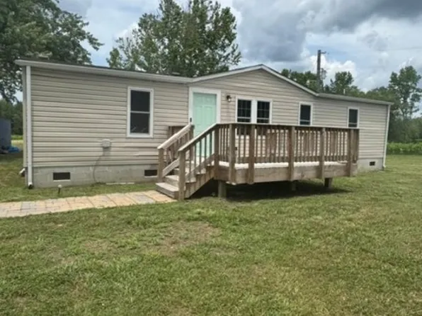 18384 Wakefield Rd, Courtland, VA 23837