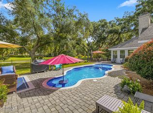 135 Colonial Dr, Saint Simons Island, GA 31522