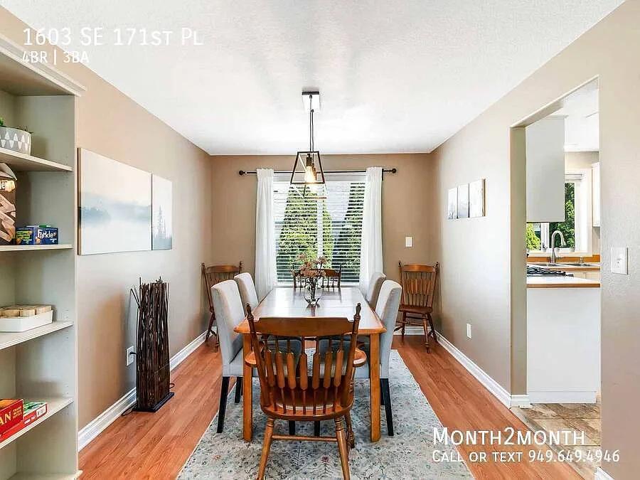 Spacious home on SE 171ST — Photo 3