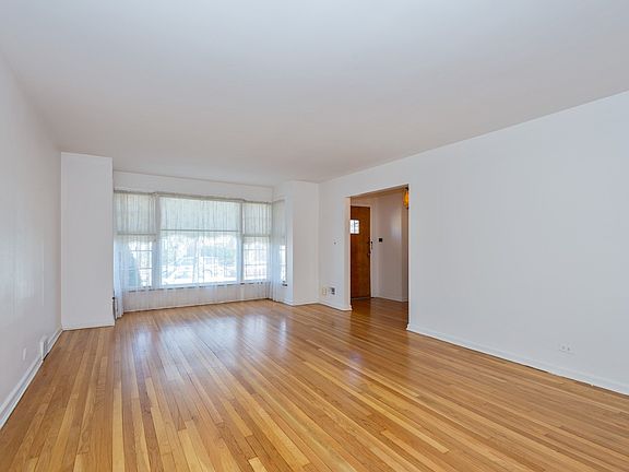 3rd image of 3127 W Birchwood Ave