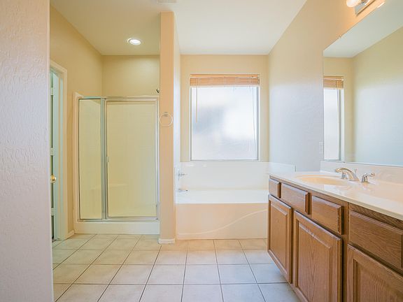3rd image of 8346 W Vogel Ave