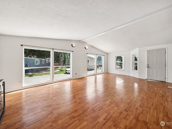 4th image of 4205 Auburn Way S #19
