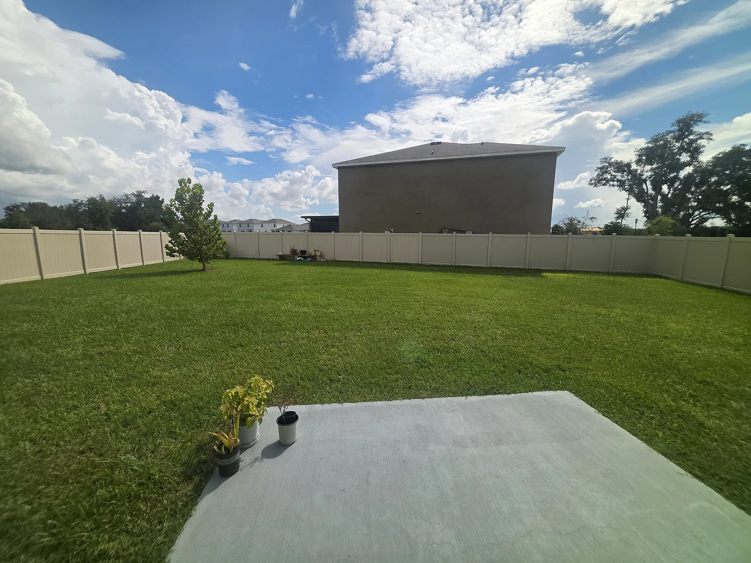 5 bed, 2605 sqft, $2,900 — Photo 3