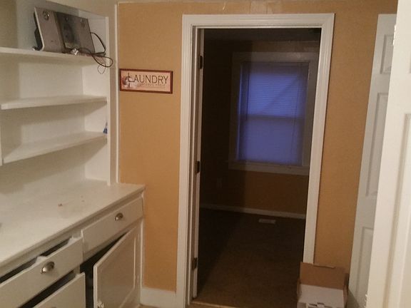 4th image of 4921 Bellefontaine Ave