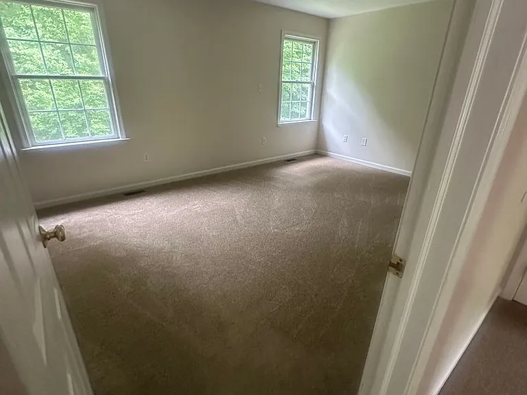 85 Pine Cone Dr — Photo 4
