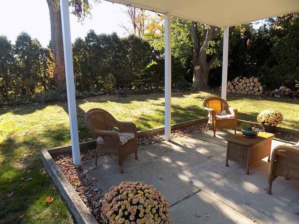 1st image of 22359 Spencer Ln