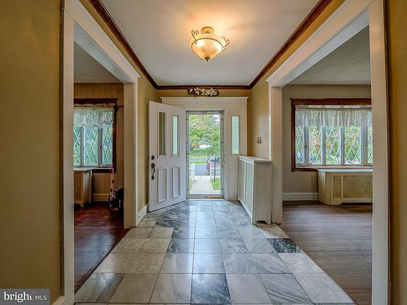 3rd image of 705 Edmonds Ave
