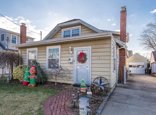 204 Baldwin Pl, Oceanside, NY 11572