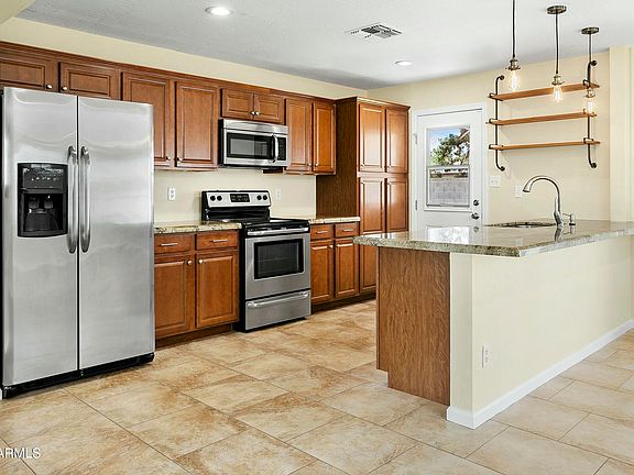 5th image of 23 W FAIRMONT Drive
