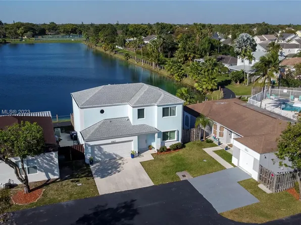 9867 SW 221st Ter, Cutler Bay, FL 33190