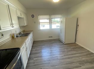6071 S Lake Dr #1, Cudahy, WI 53110