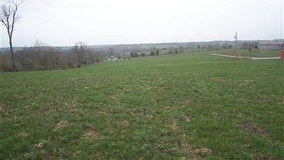 4th image of 173 Logan Ln