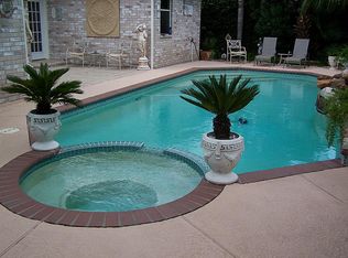 1011 Portsmouth Dr, Pearland, TX 77584