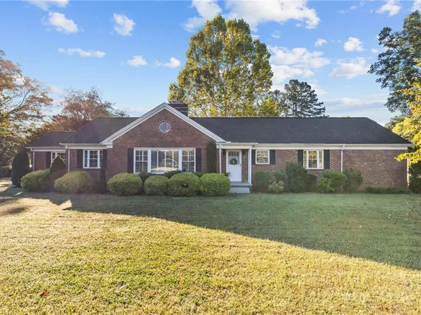 5722 S State Highway 62, Burlington, NC 27215