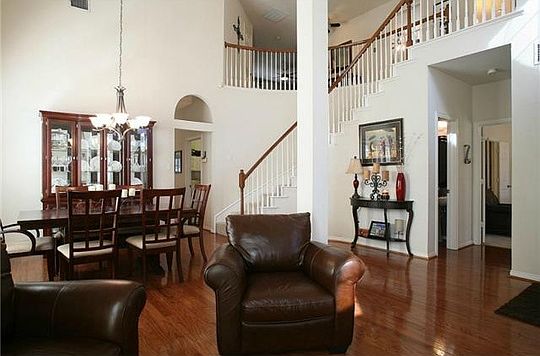 5th image of 2305 San Gabriel Dr