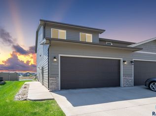 5520 S Seville Pl, Sioux Falls, SD 57108