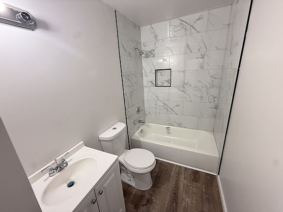 4th image of 521 N Hawthorne St #A