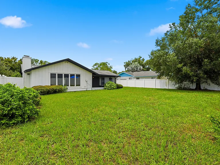 14505 Farm Hills Pl — Photo 17