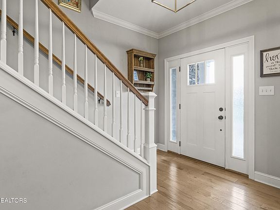 3rd image of 7204 Willow Park Ln