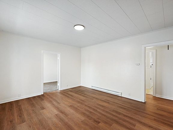2nd image of 320 S Crosby St