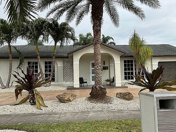 4th image of 13811 SW 284th St