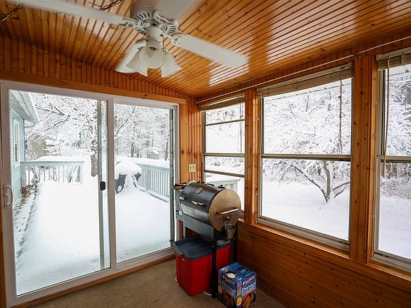 4th image of 68 Quevic Dr
