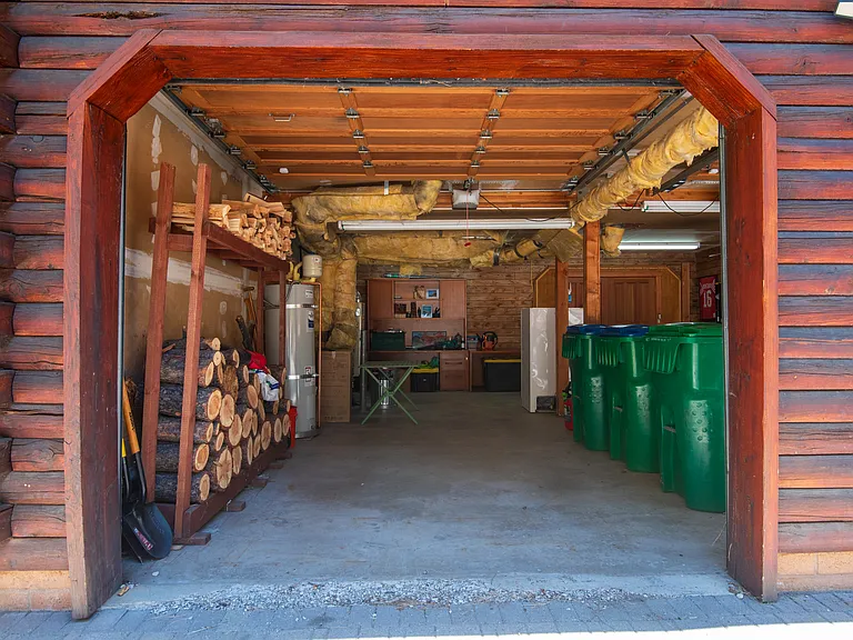 Garage 2
