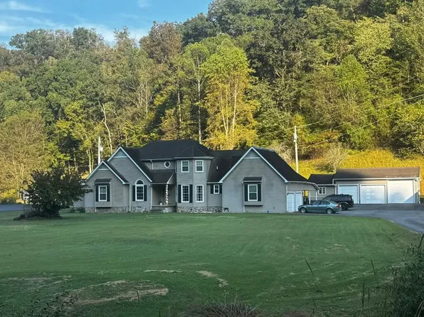 47 Creekside Dr, Inez, KY 41224